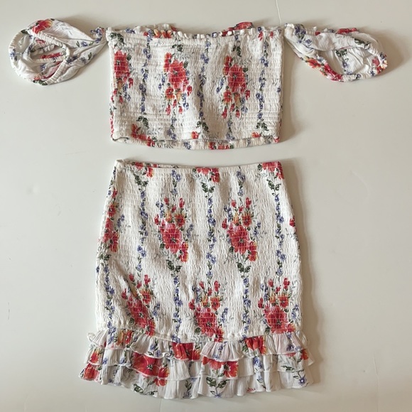 Two piece floral set - Picture 2 of 2